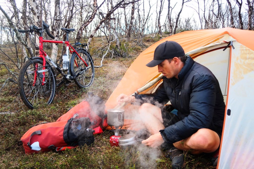 Alff-Sweden-Bike-Tour-tent-cooking